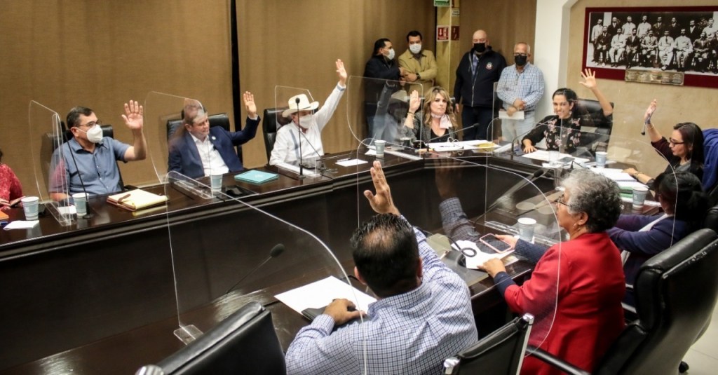 DICTAMINA COMISIÓN DE HACIENDA PAQUETE ECONÓMICO 2022. 