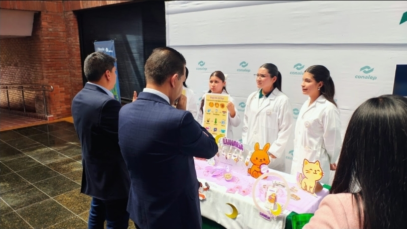 Hermosillo, Sonora; 16 de octubre del 2025.- Con el innovador proyecto “Lunaria: Crema Vegetal Fermentada tipo Yogurt para el Bienestar y Consciencia del Ciclo Menstrual”, alumnas del Colegio de Educación Profesional Técnica del Estado de Sonora (Conalep) destacaron a nivel nacional al obtener el Premio Jóvenes Emprendedores Conalep&nbsp;2025.